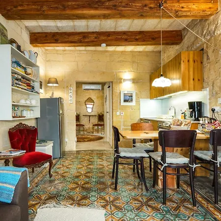 Cosy Haven, 96 Triq Il-karita', Gozo Apartment