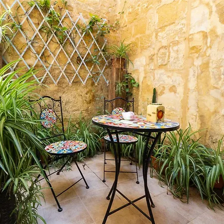 Cosy Haven, 96 Triq Il-karita', Gozo Apartment Victoria